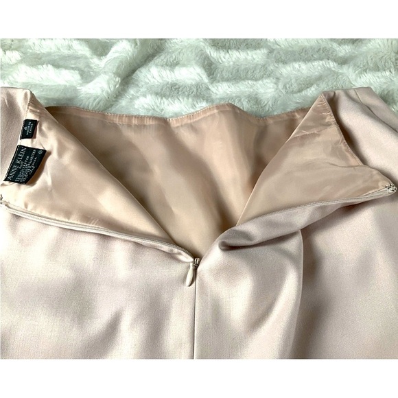 Anne Klein Women’s Size 4 Blush 2 Piece Skirt Suit Mock Pockets Business Career - Picture 15 of 15